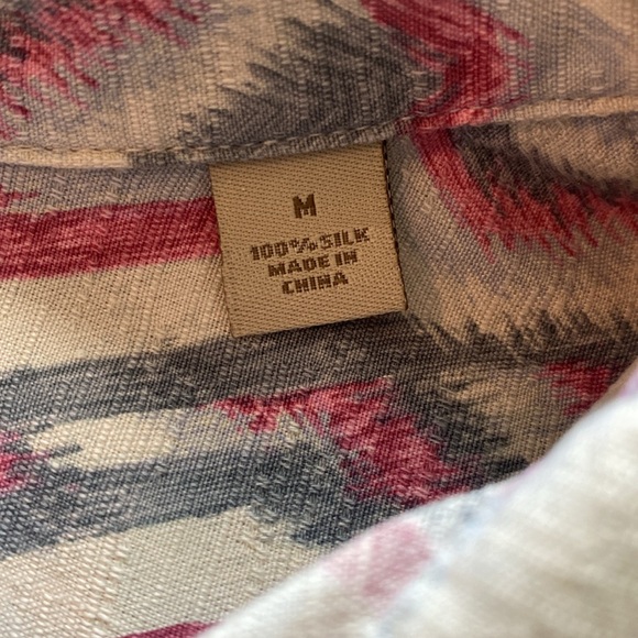 Like new silk top - Picture 9 of 10